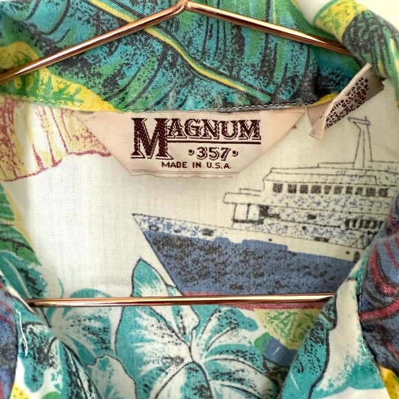 Vintage Hawaiian Shirt, Magnum Mens L Button Up Palm Tree Y2K Surfing Tropical - Picture 4 of 7